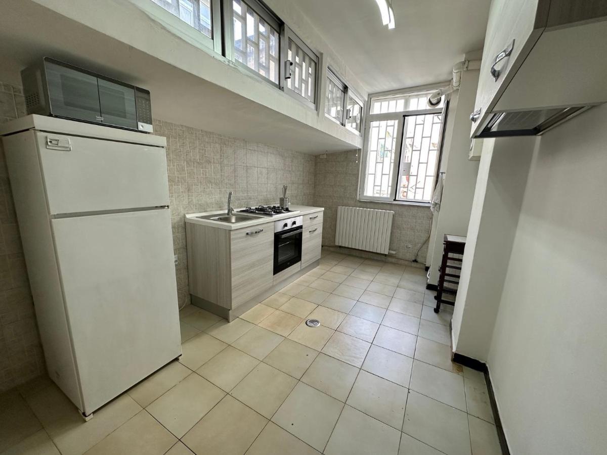 Cconforthotels Crispi Apartamento Bari