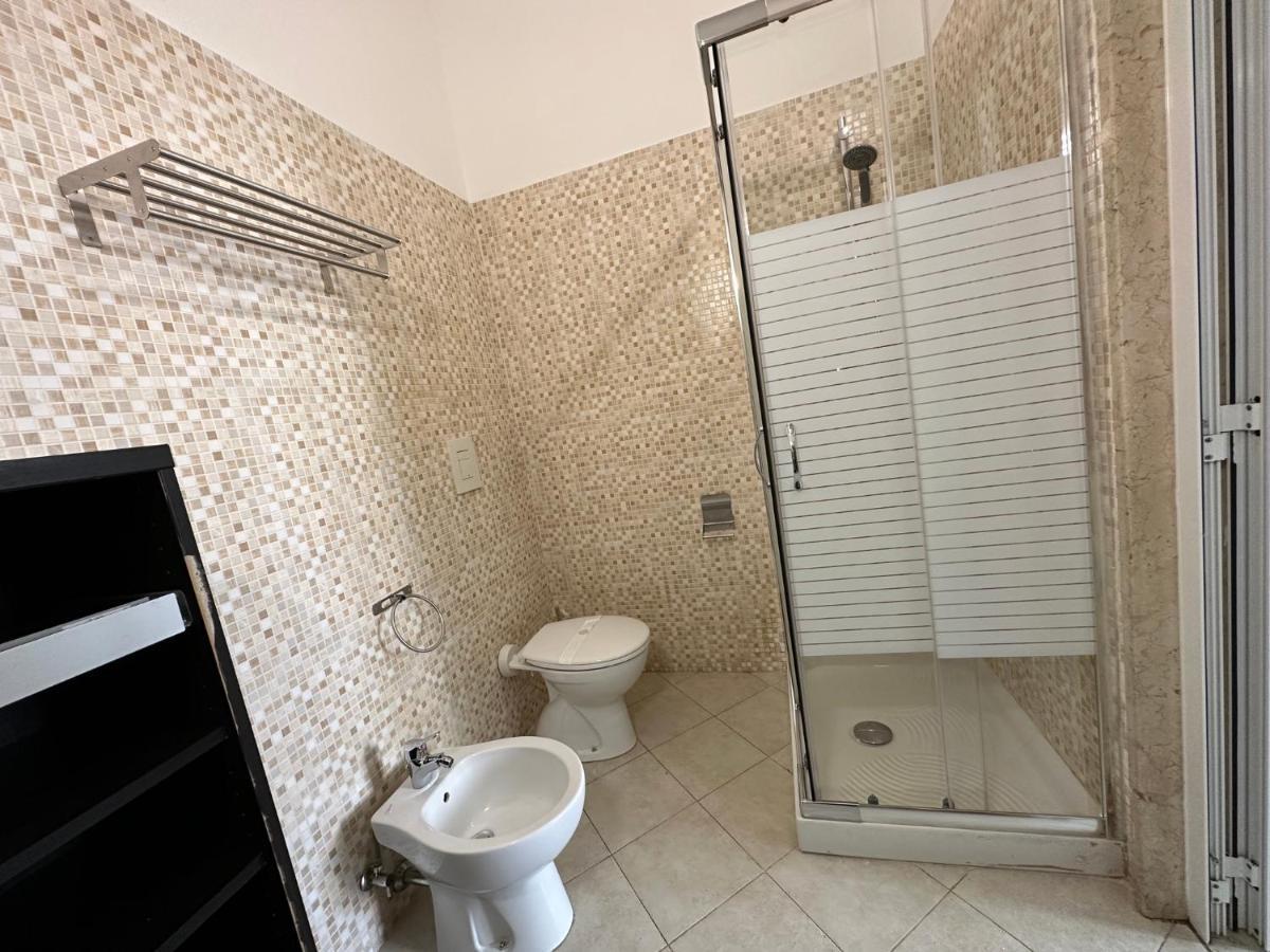 Cconforthotels Crispi Apartamento *