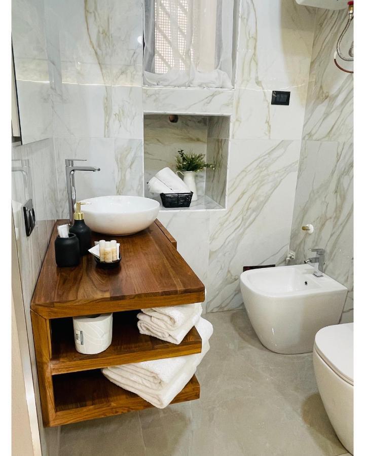Whiteflower Apartment