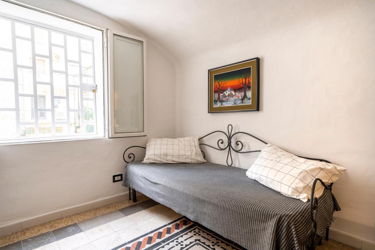 White&grey Comfy Apartment