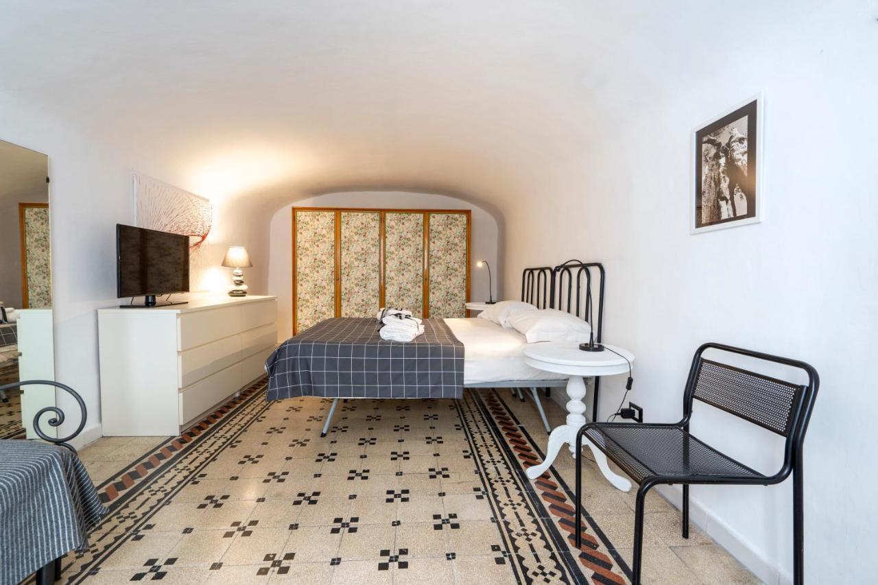 Apartment White&grey Comfy Bari