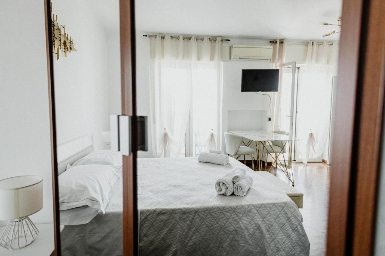 90 Upmurat Top Floor - City Center & Seaview Bari