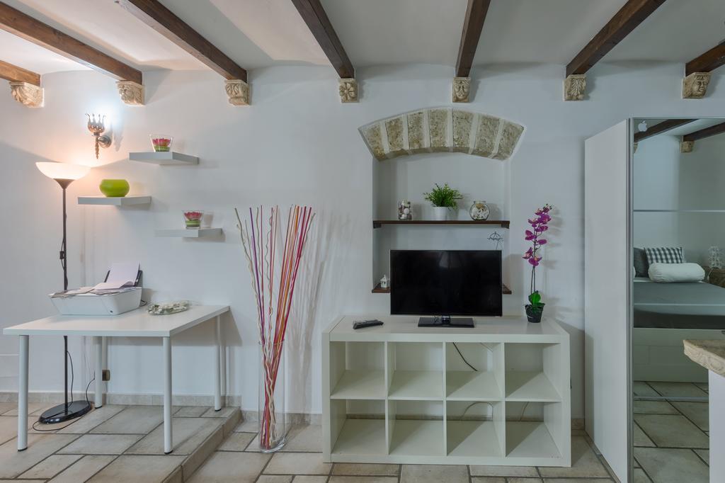 Due Passi Dal Borgo Antico Apartment *