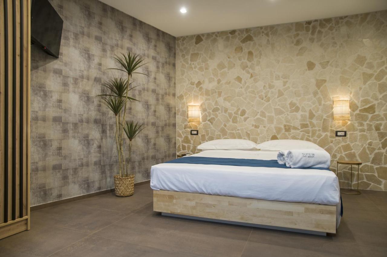 18 Luxury Bed & Breakfast *