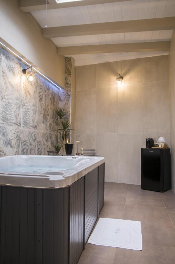 18 Luxury Bari