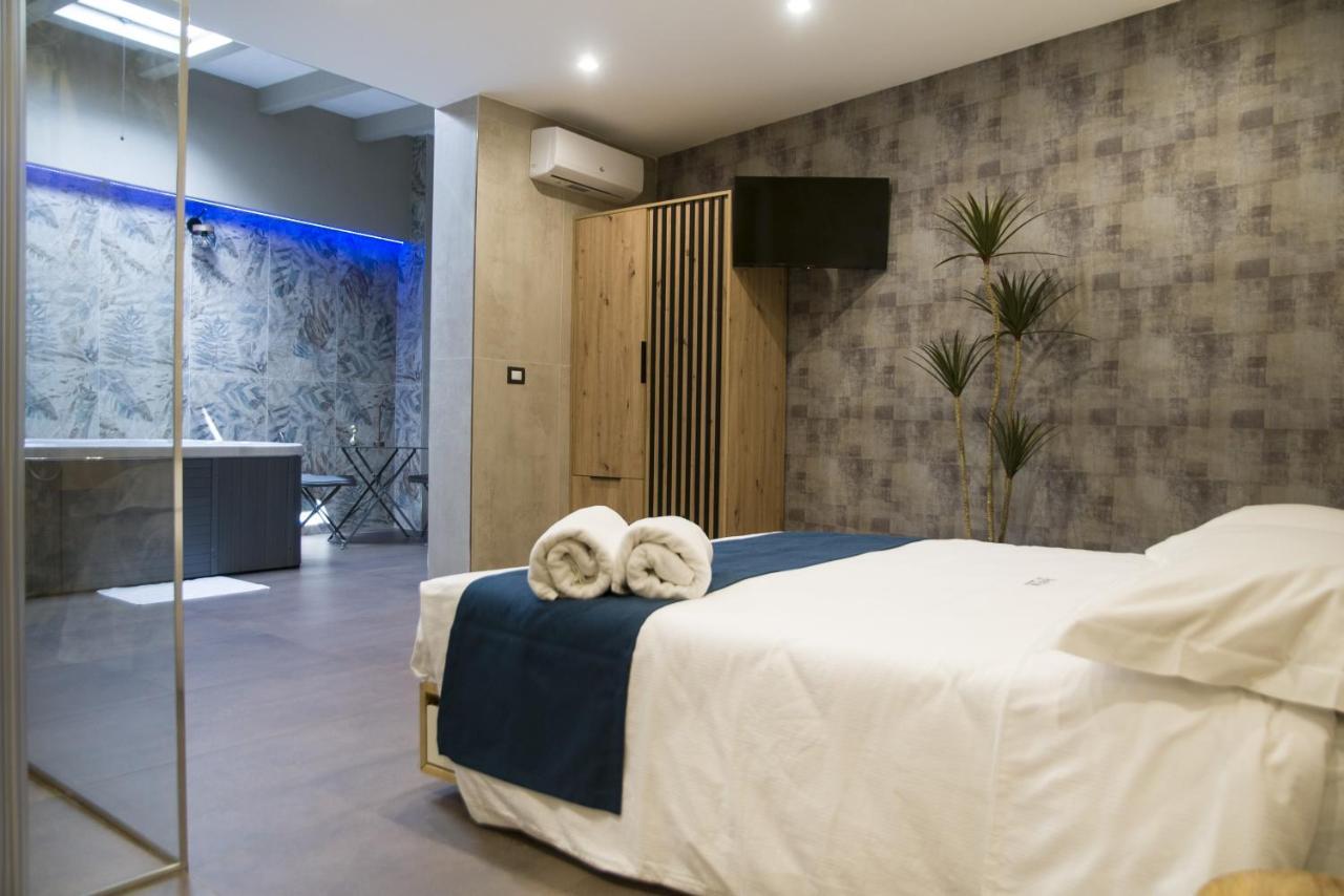 18 Luxury Bed & Breakfast *
