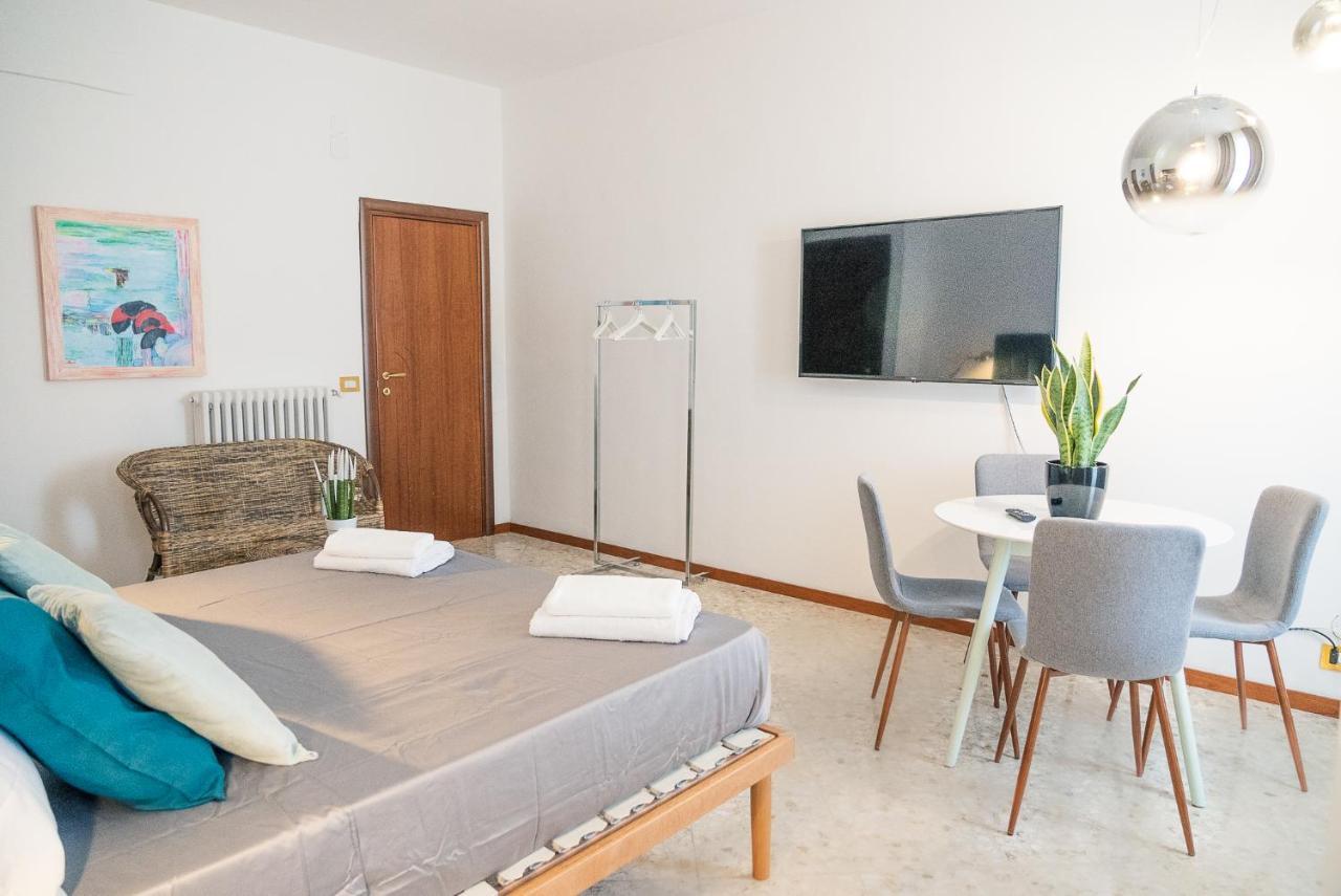 Guest house Inbari _ G.h. _ Degiosa Bari