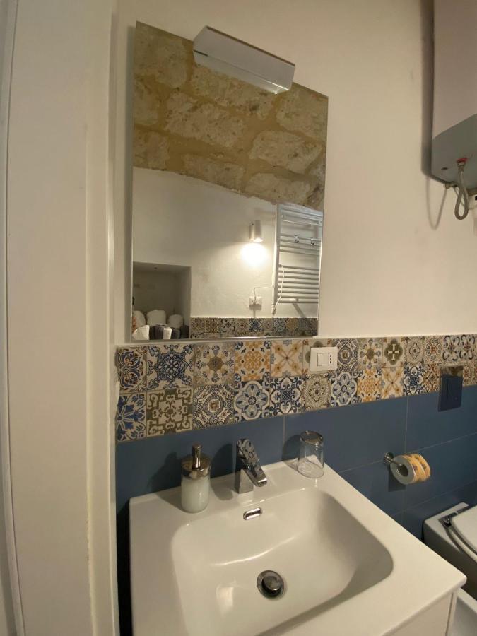 Landlord 31- Old Town Guest house *