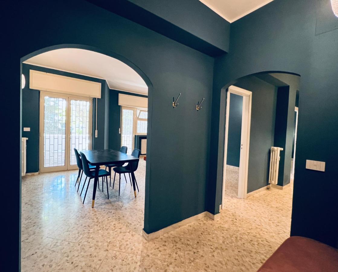 Dulcamara Boutique - Blue Velvet Apartment