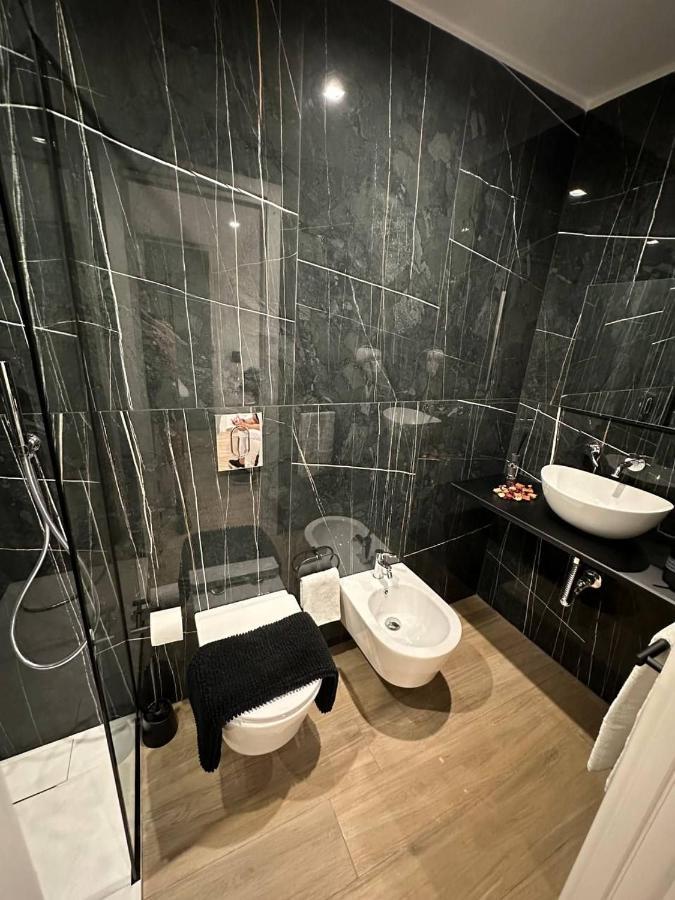 Casa de hóspedes Black & White Luxury