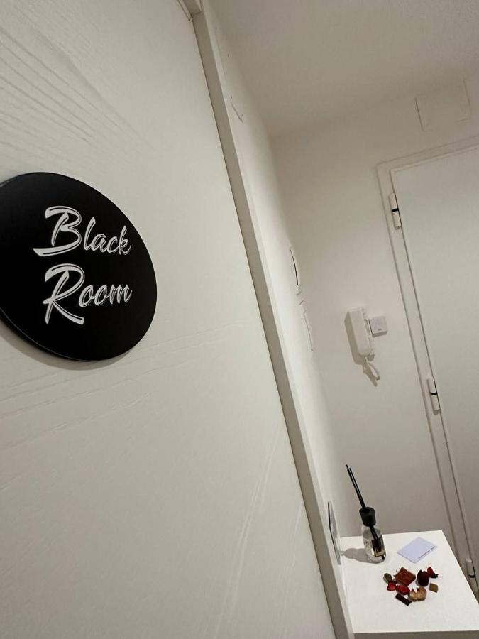 Black & White Luxury *