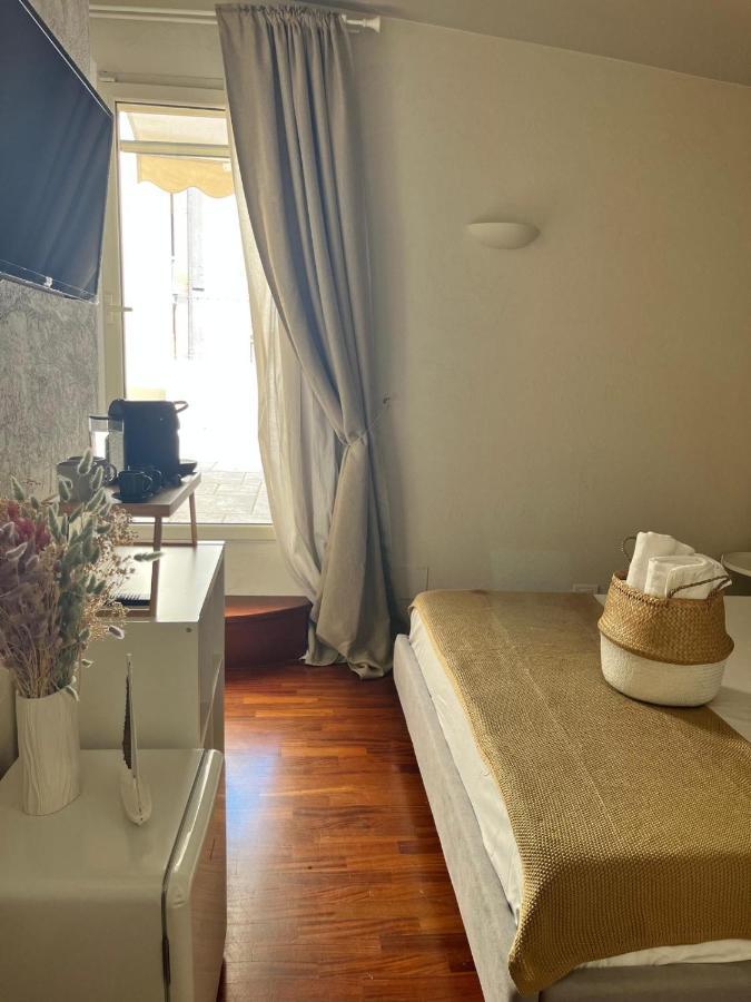 Apulia Journey - Manzoni 11 Guest house Bari