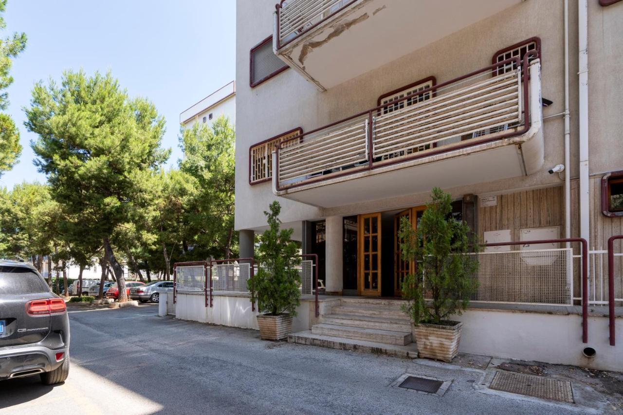 Bright With Terrace & Parking Bari
