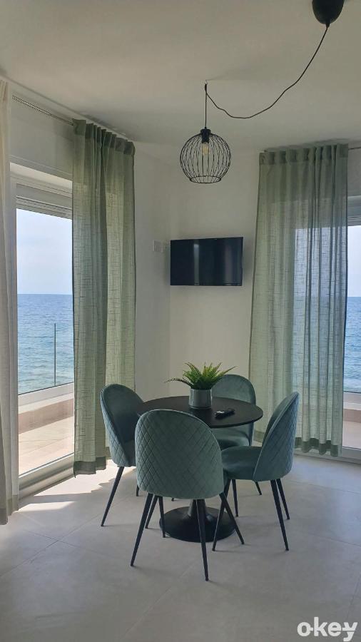 Apartment Mediterranea - Seaview, Pool & Garden