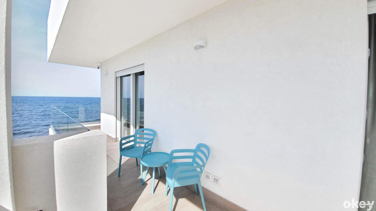 Mediterranea - Seaview, Pool & Garden Apartment