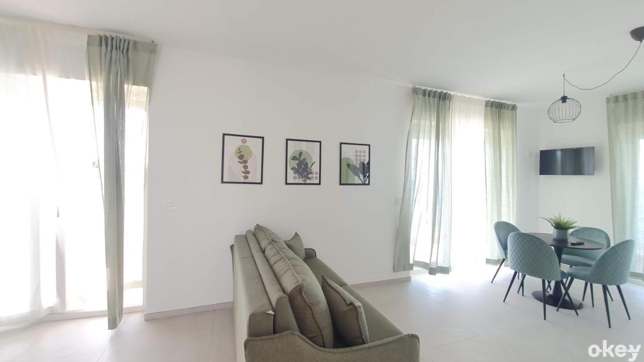 Apartment Mediterranea - Seaview, Pool & Garden Bari