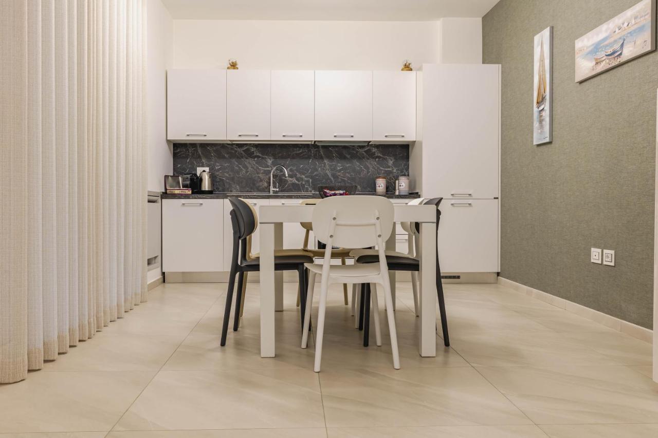 Apartment Elilux - Zona Policlinico, Garage E Posto Auto