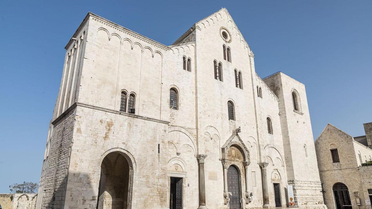 Dominique * Bari