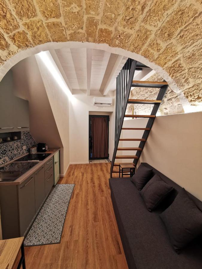 Corte San Triggiano 13 Citta Vecchia, * Bari