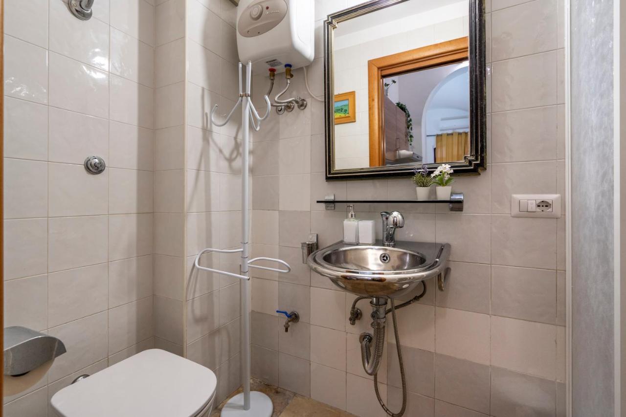 La Tana Del Turista Apartment