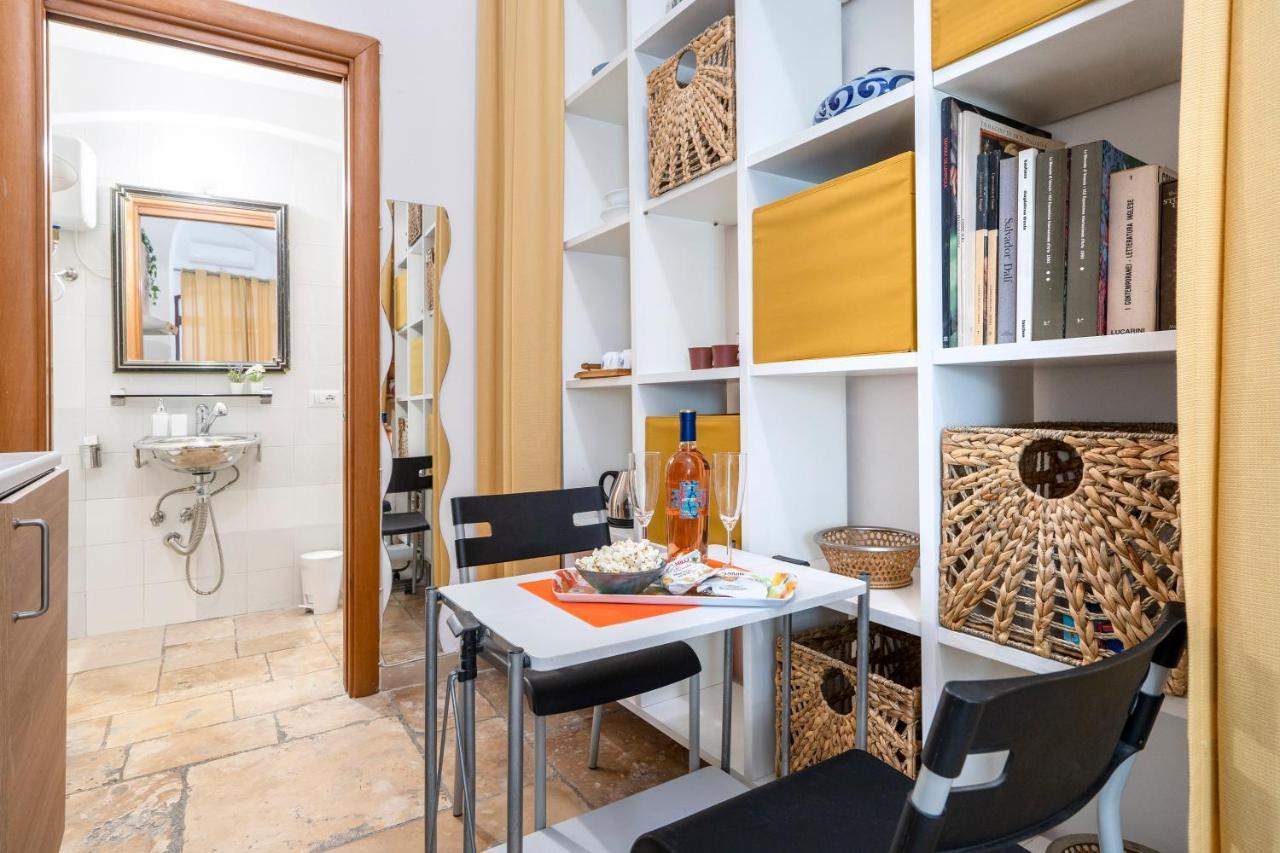 La Tana Del Turista Apartment *