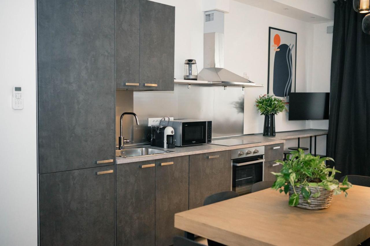 Black Marble - Design Bari
