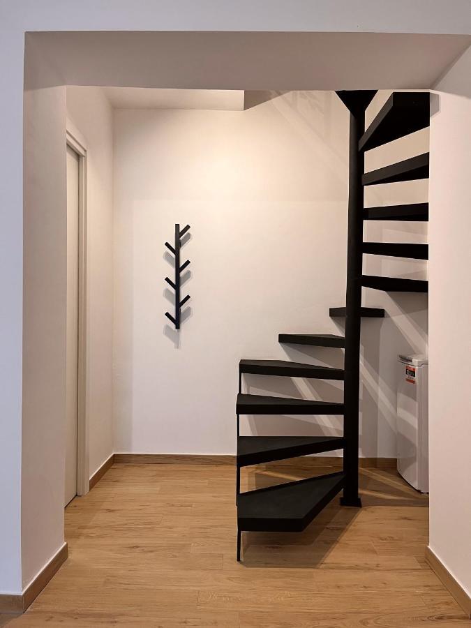 100 Sqm Terrace, Close To The Old Town & Shopping Area & Harbour Apartment Bari