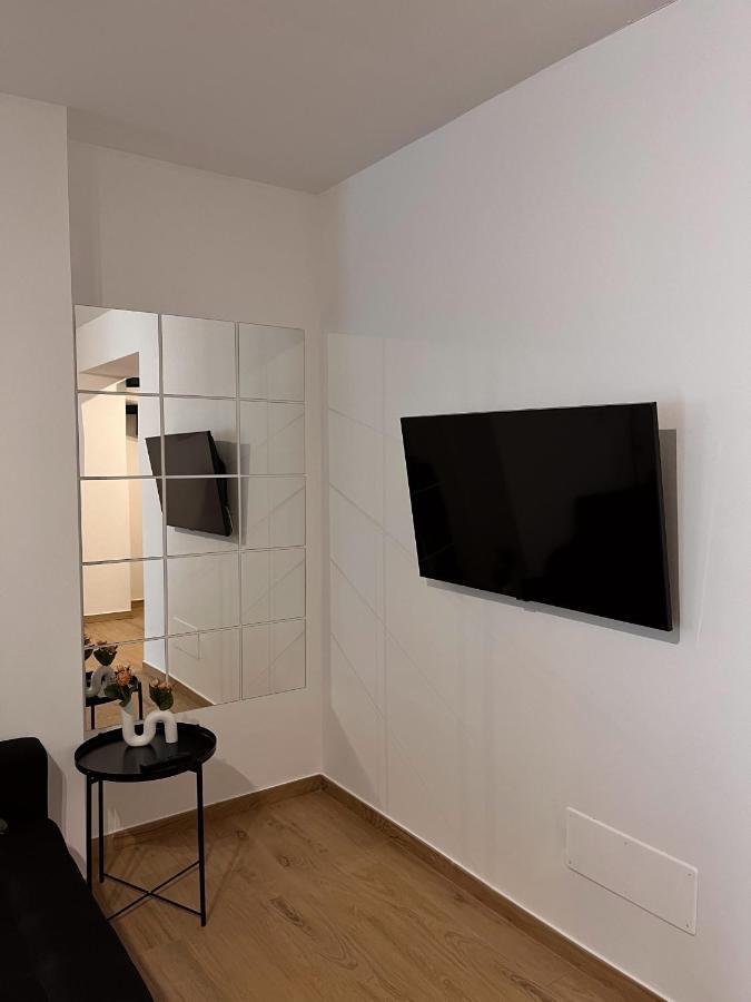 100 Sqm Terrace, Close To The Old Town & Shopping Area & Harbour Bari