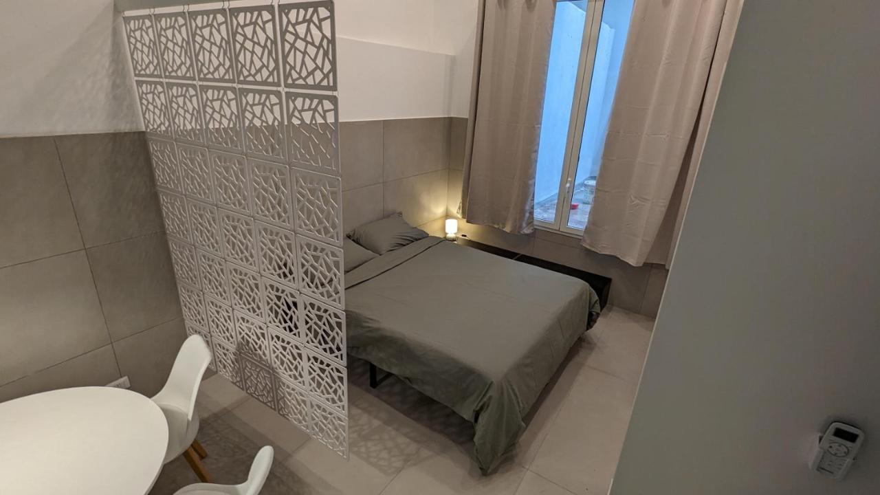 Valona 101 - Elegant Loft Apartment Bari