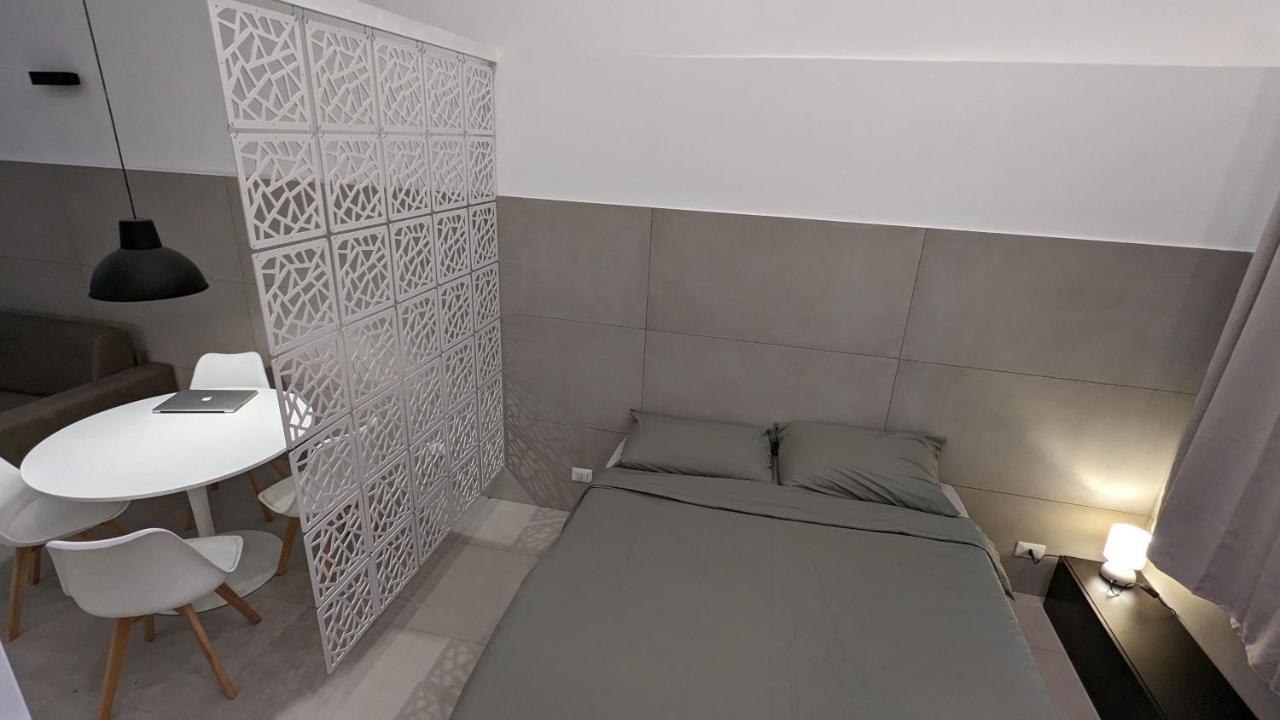 Valona 101 - Elegant Loft Apartment Bari