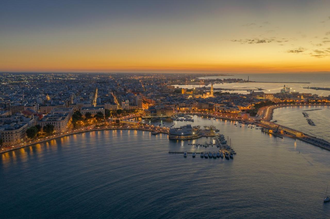 100 Sqm Terrace, Close To The Old Town & Shopping Area & Harbour