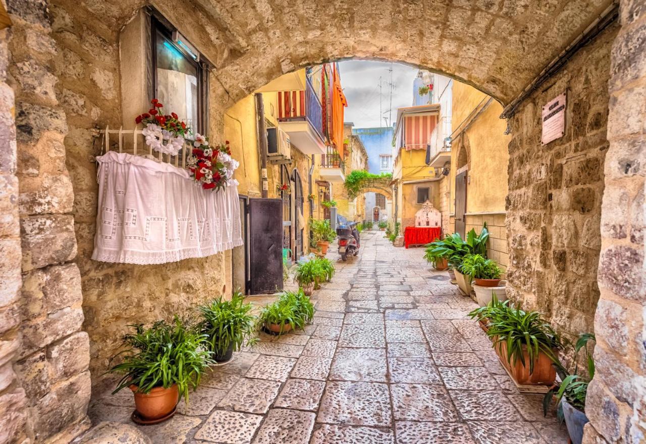 Apartment 100 Sqm Terrace, Close To The Old Town & Shopping Area & Harbour Bari