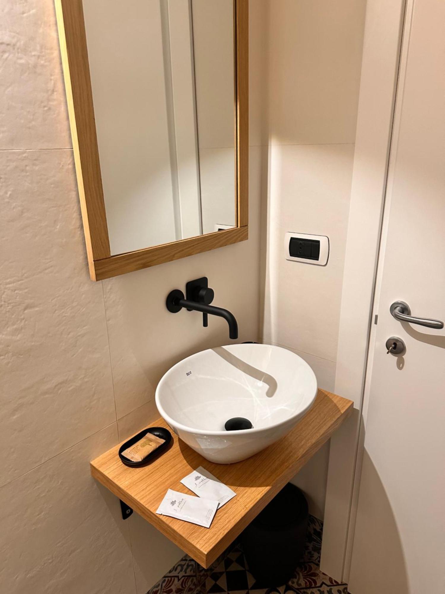 Sister Residence Rooms Bed & Breakfast Bari