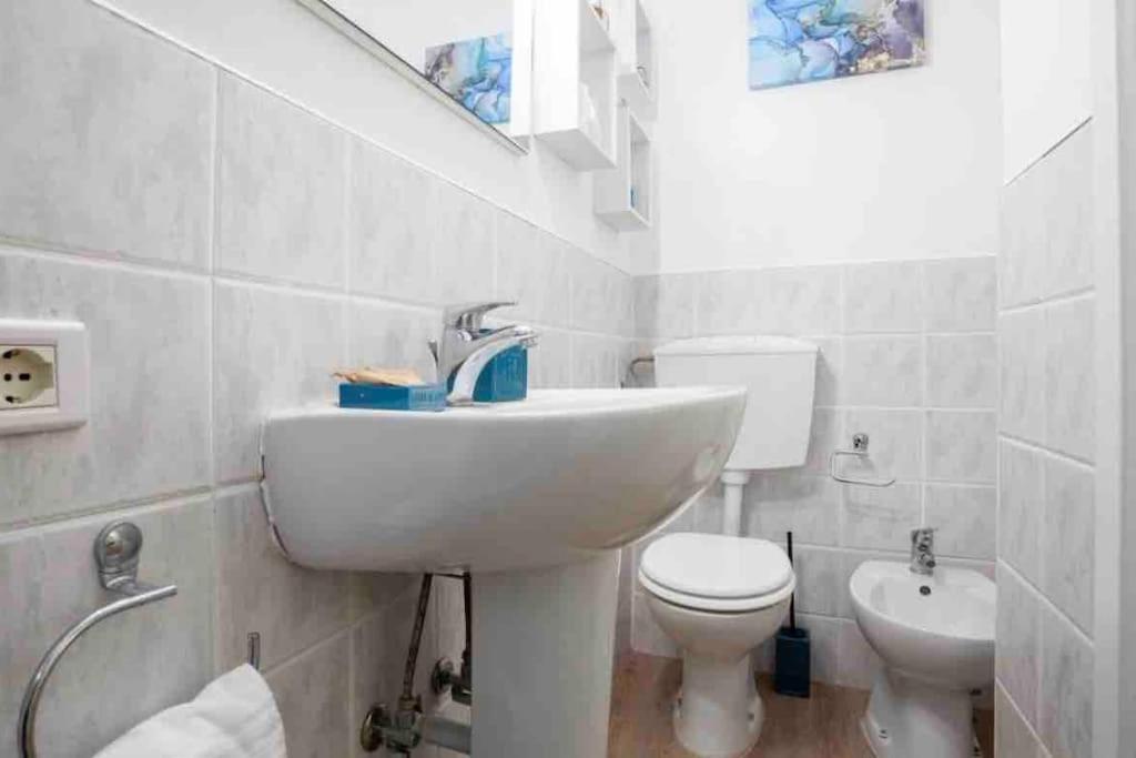 Centrale Yellow Sweet Apartment Bari