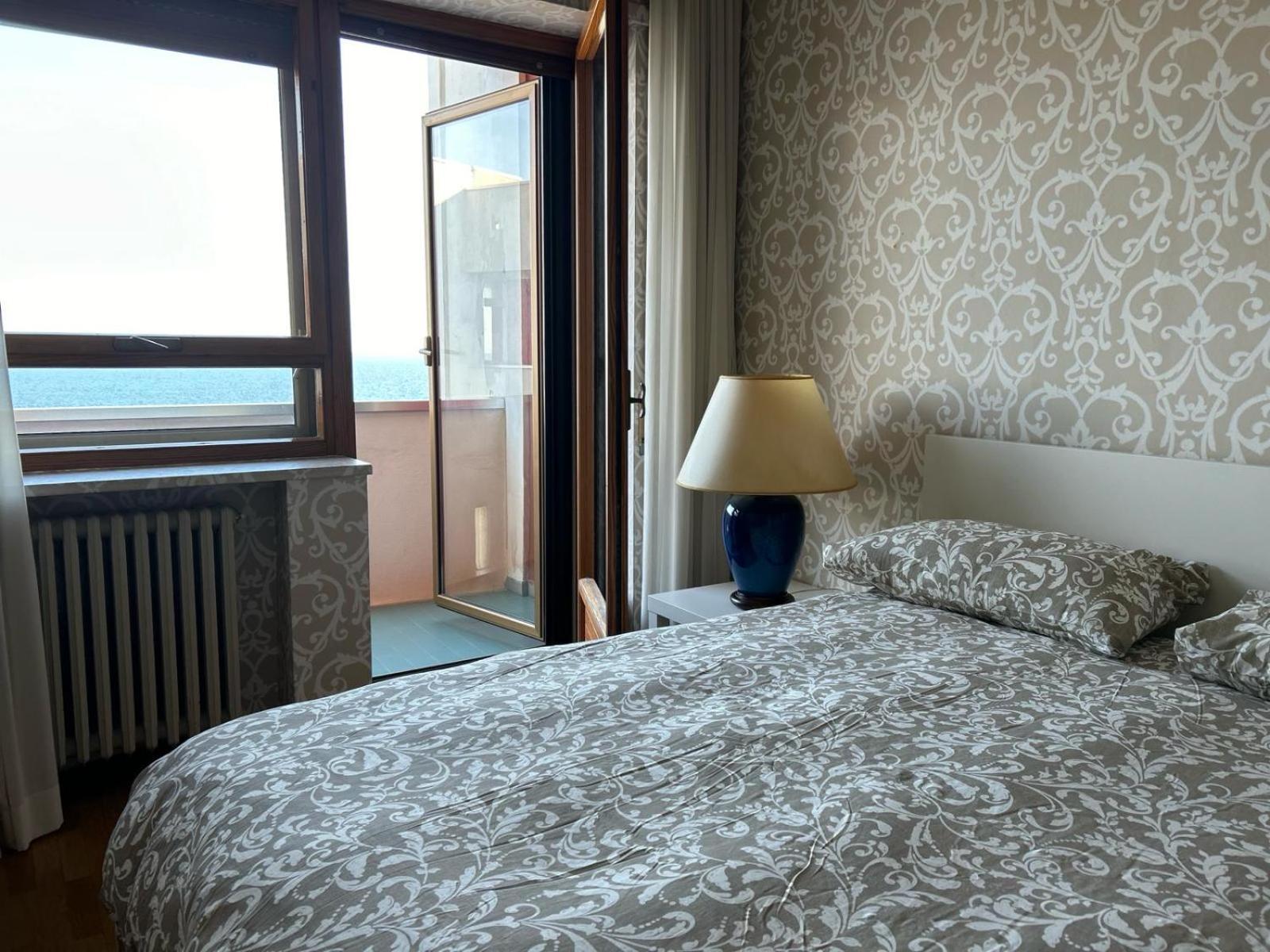 Front - 3 Bedrooms