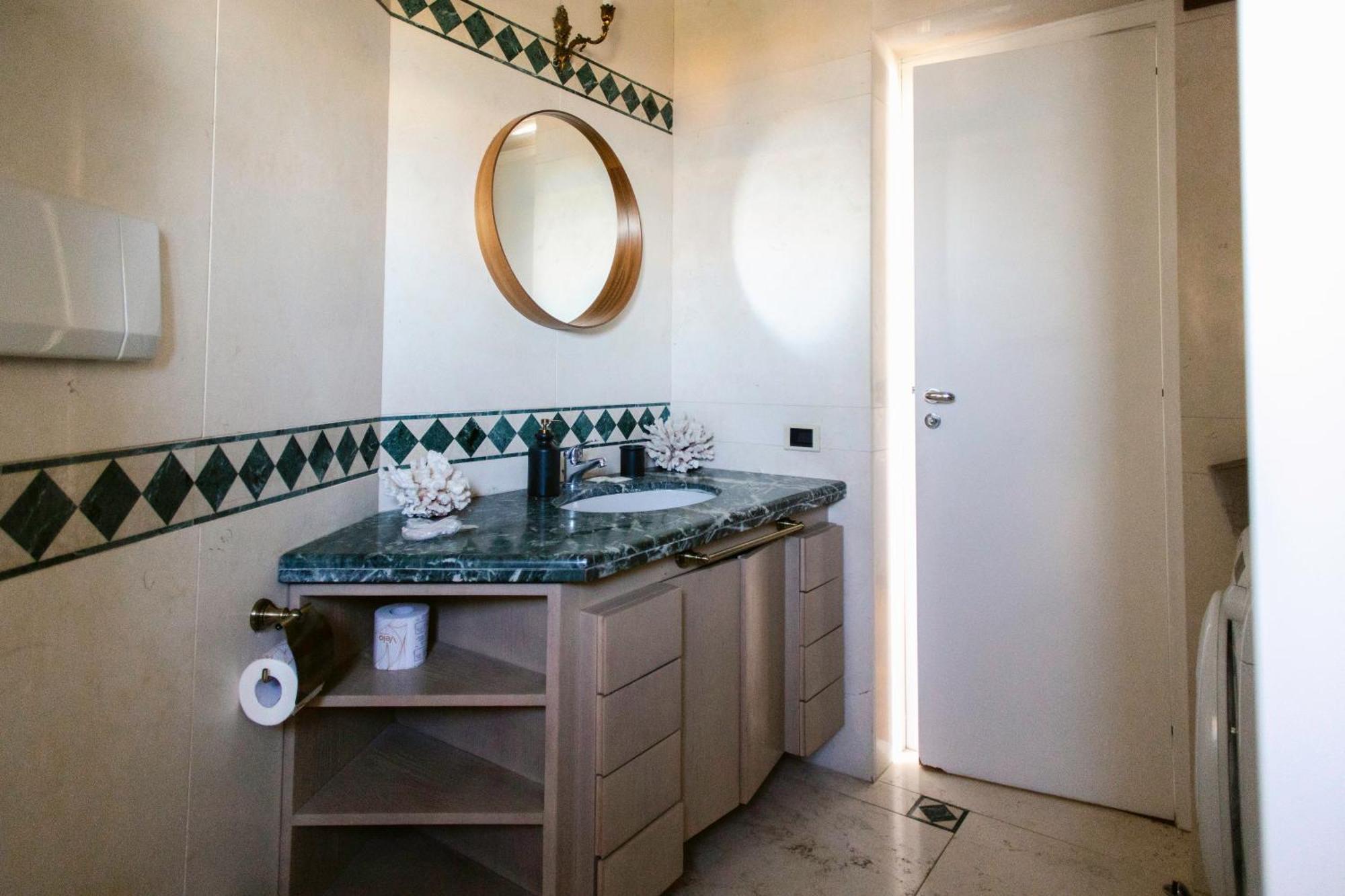 Luxury Eugy - City Center & Seaview Appartement *