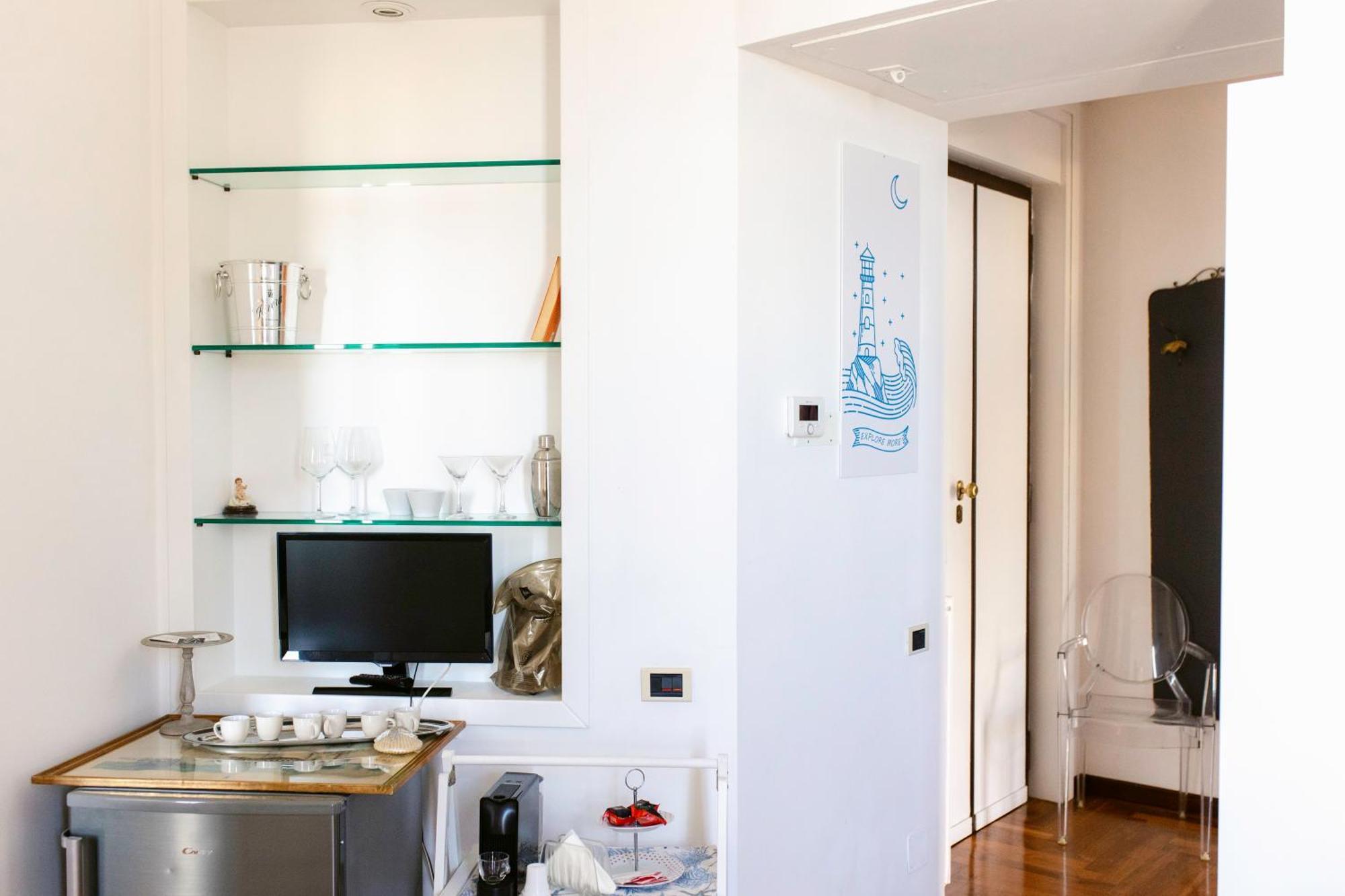 Luxury Eugy - City Center & Seaview Apartment Bari
