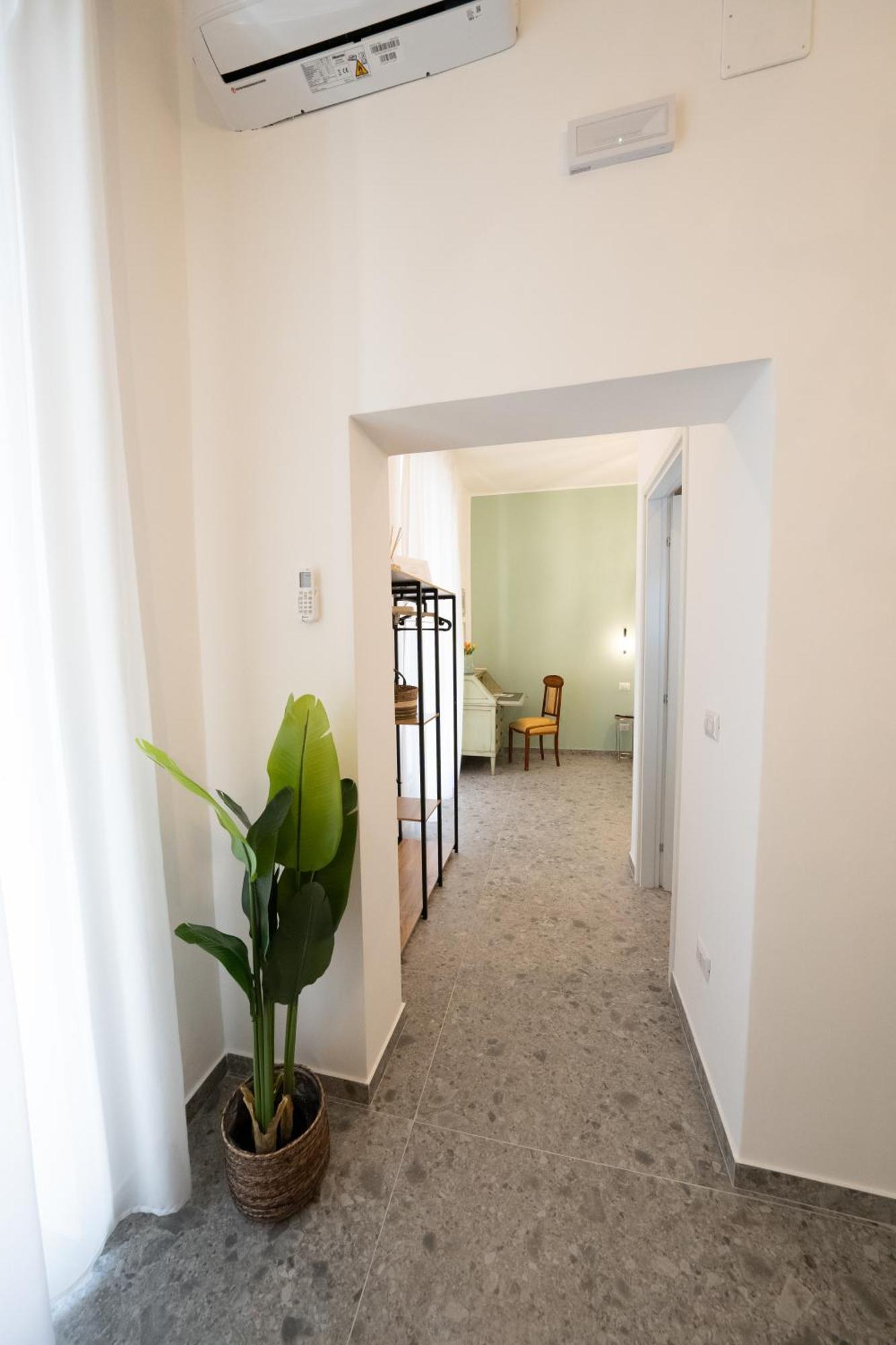 Dimora Porcelli Apartament Bari