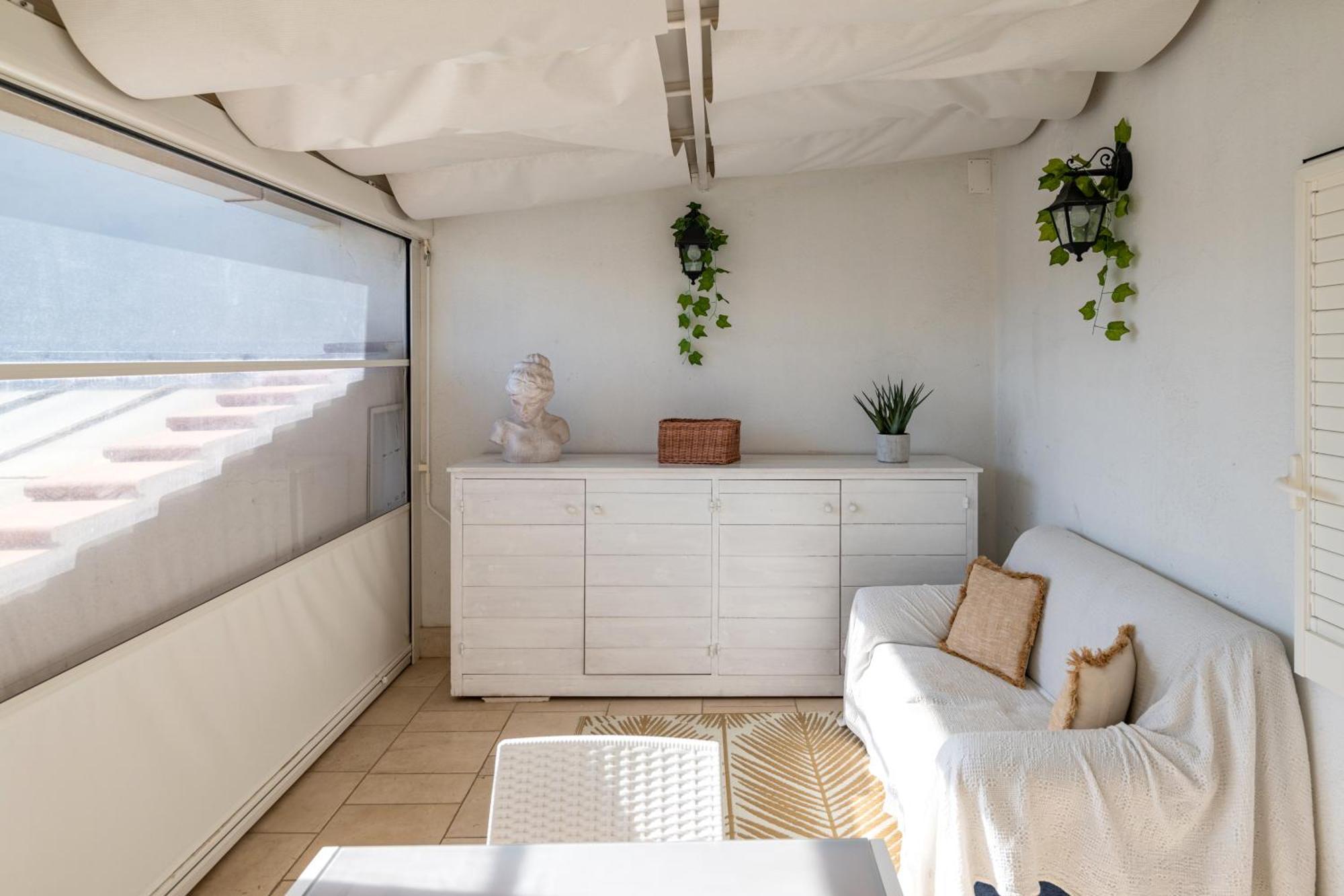 150mq Rooftop Paradise - Spacious Private Terrace Apartment