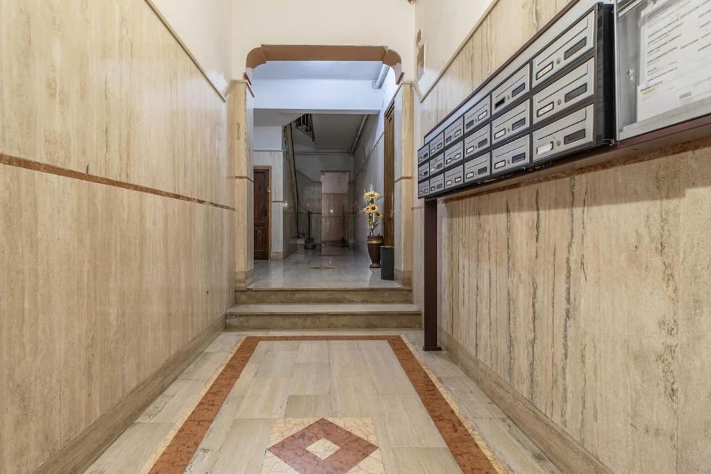 ¤charme Di Bari¤ Intero Con Design Moderno E