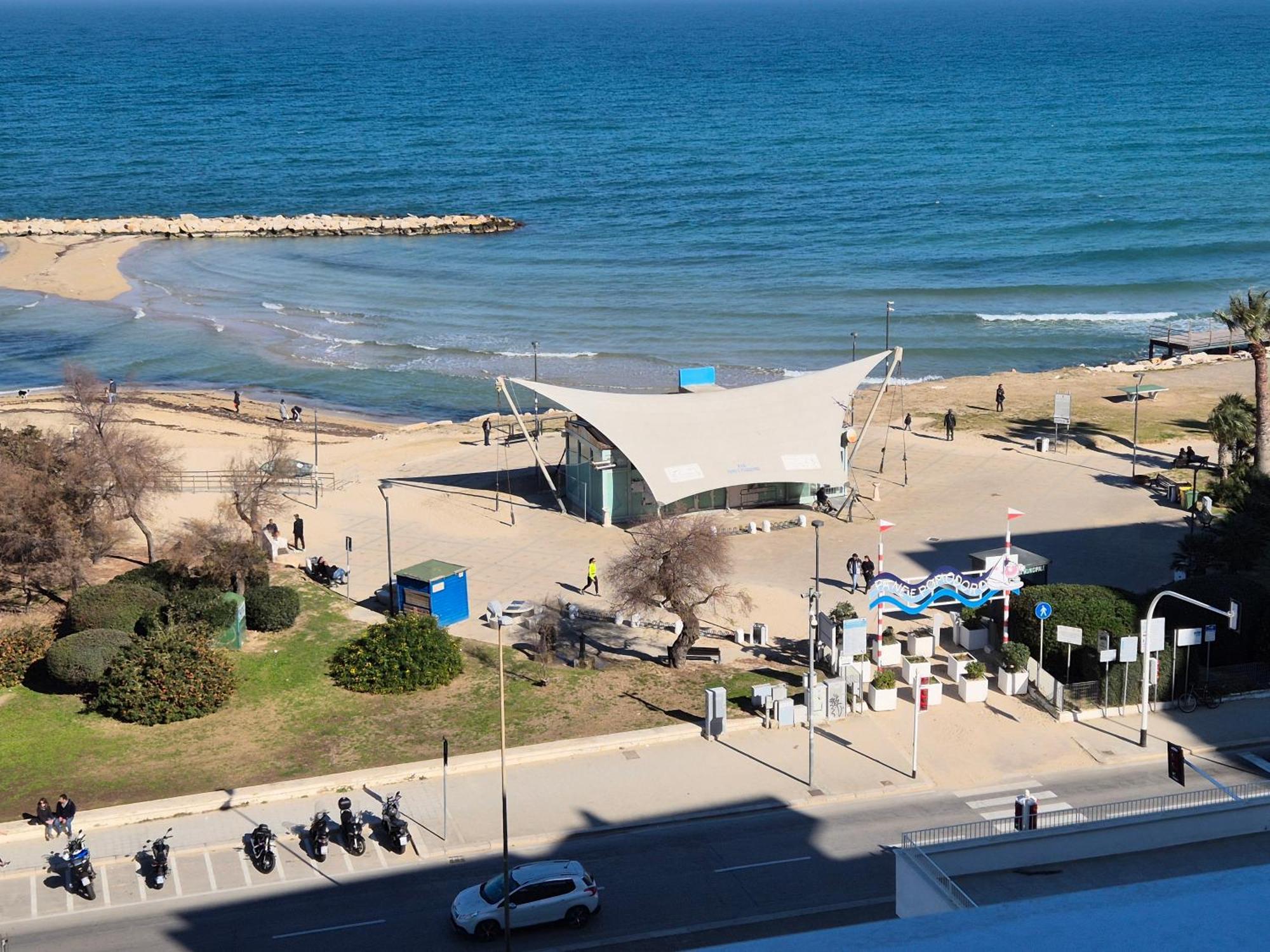 Front - 3 Bedrooms * Bari