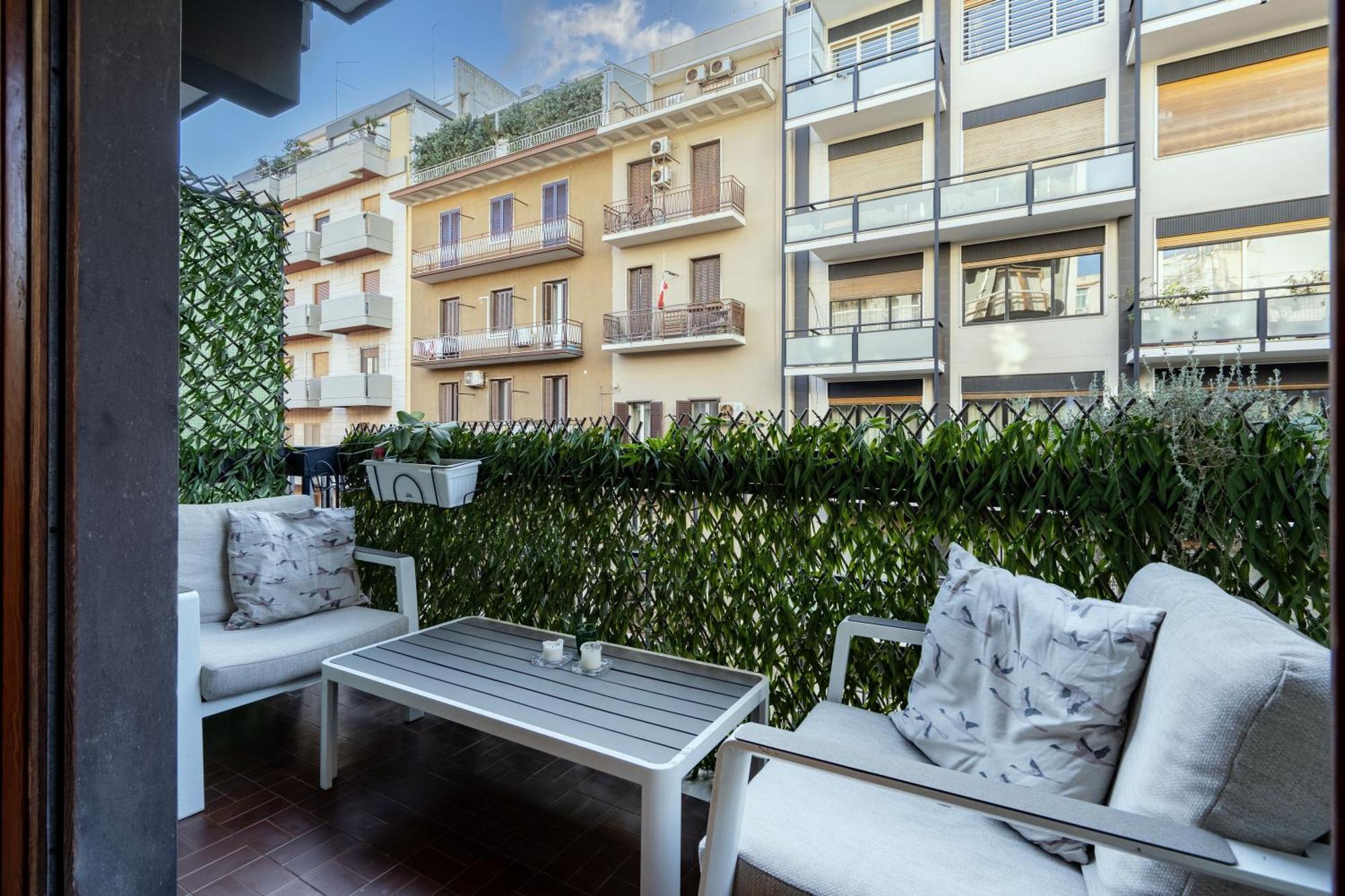 Apartment Putignani 181 *