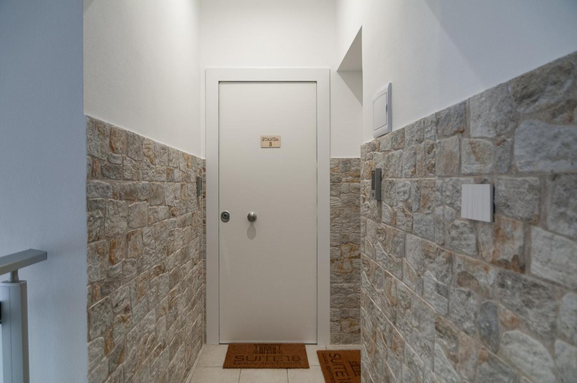 Bed & Breakfast 18 Luxury Bari