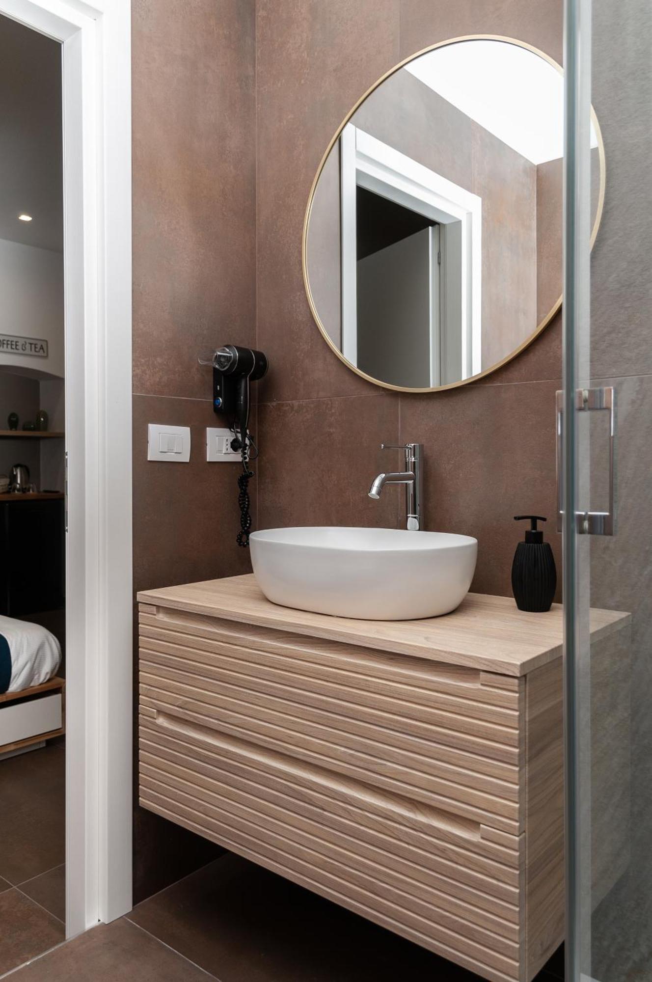 18 Luxury Bari