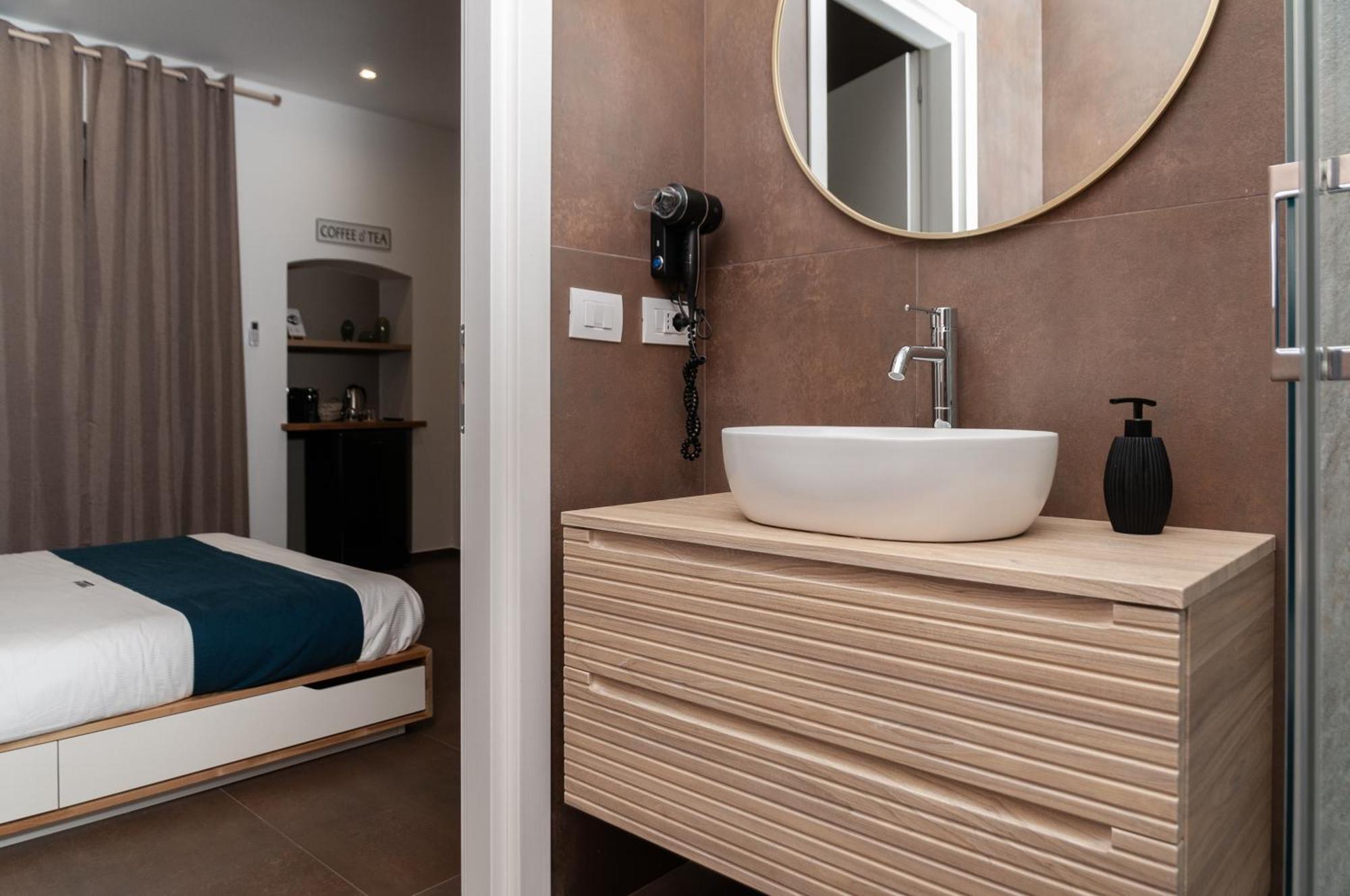 18 Luxury Bed & Breakfast *