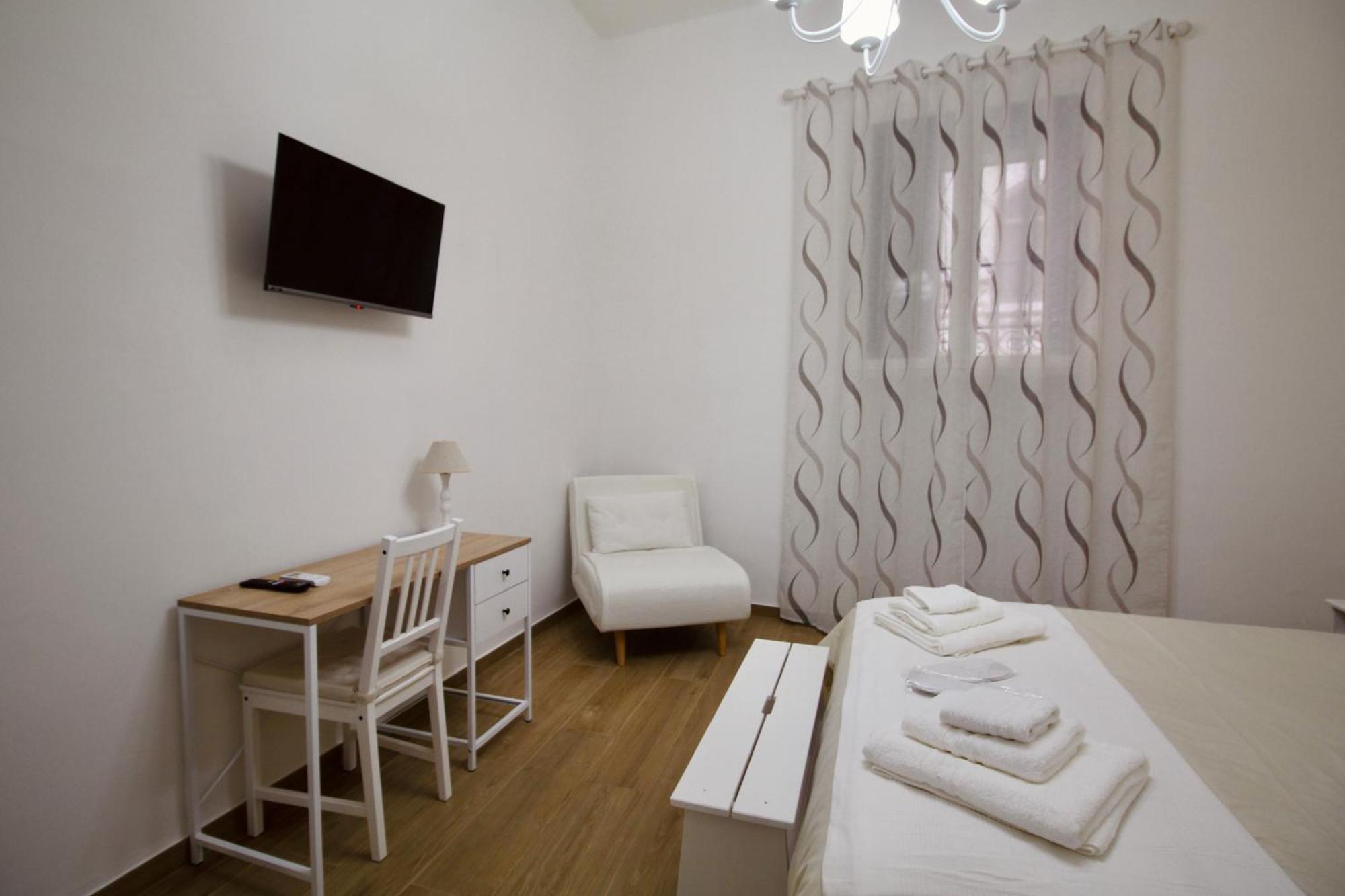Apulia White House 59 *