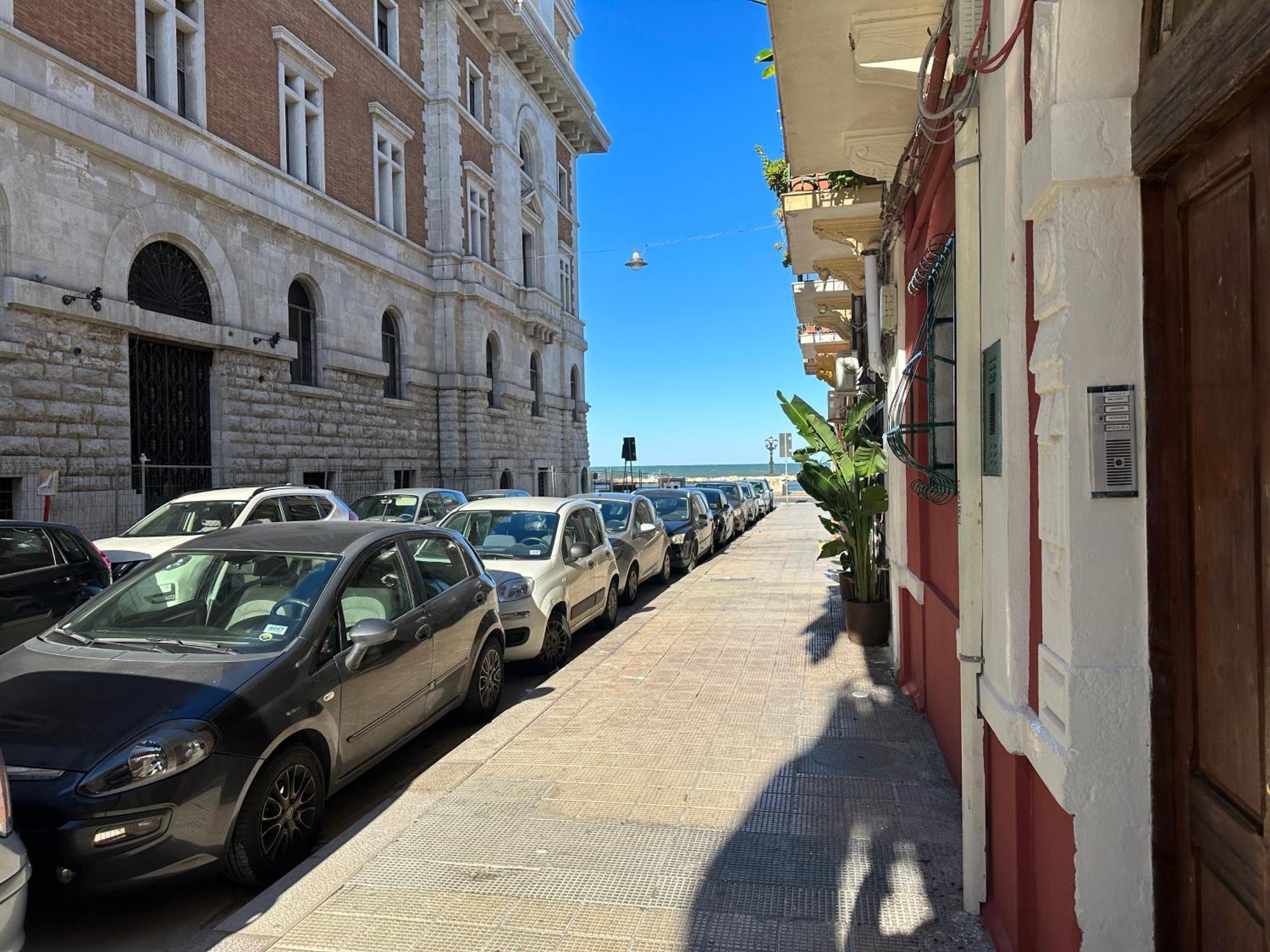 Apulia White House 59 *