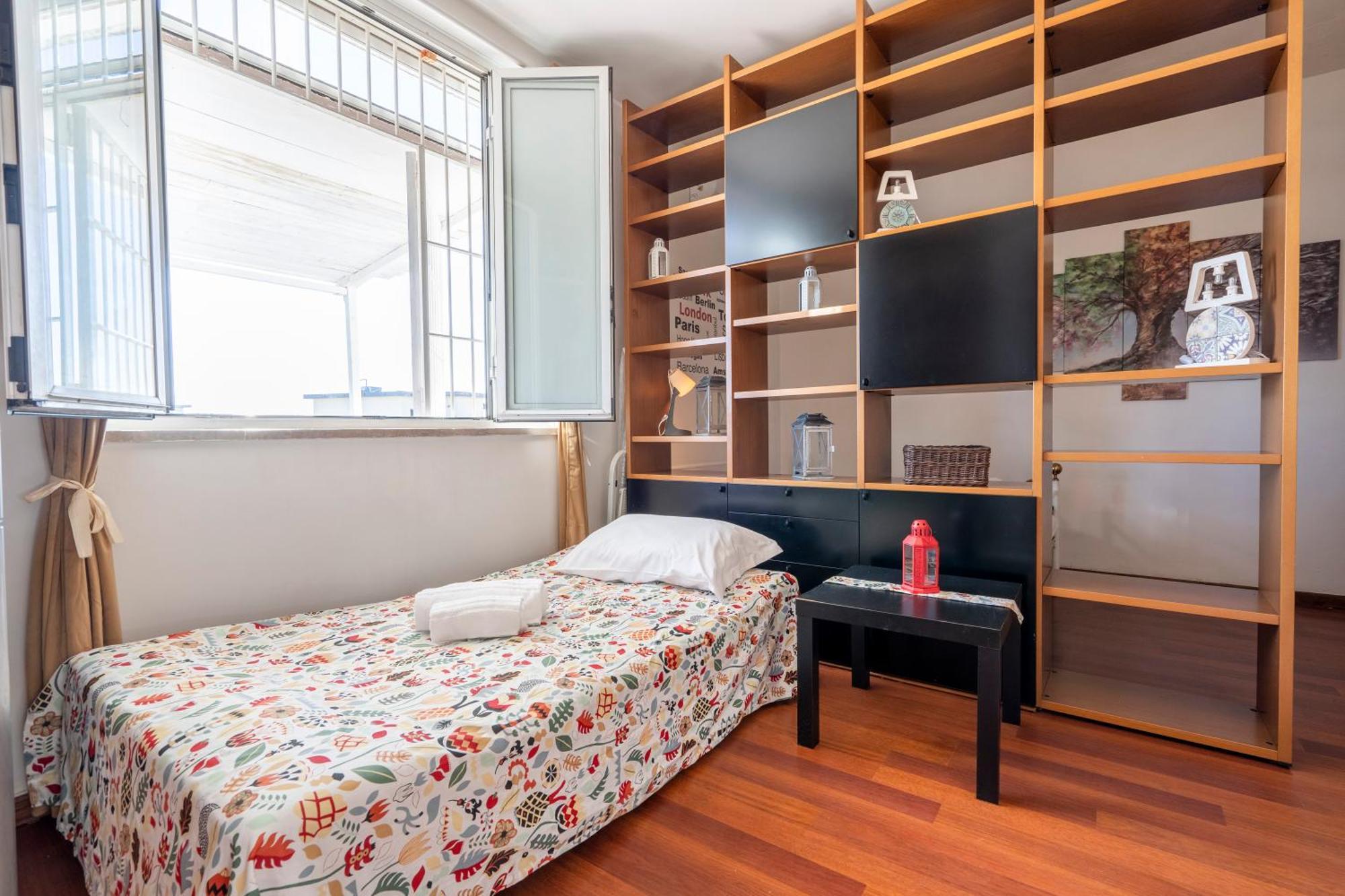 Cozy Near Station - With Parking Appartamento Bari
