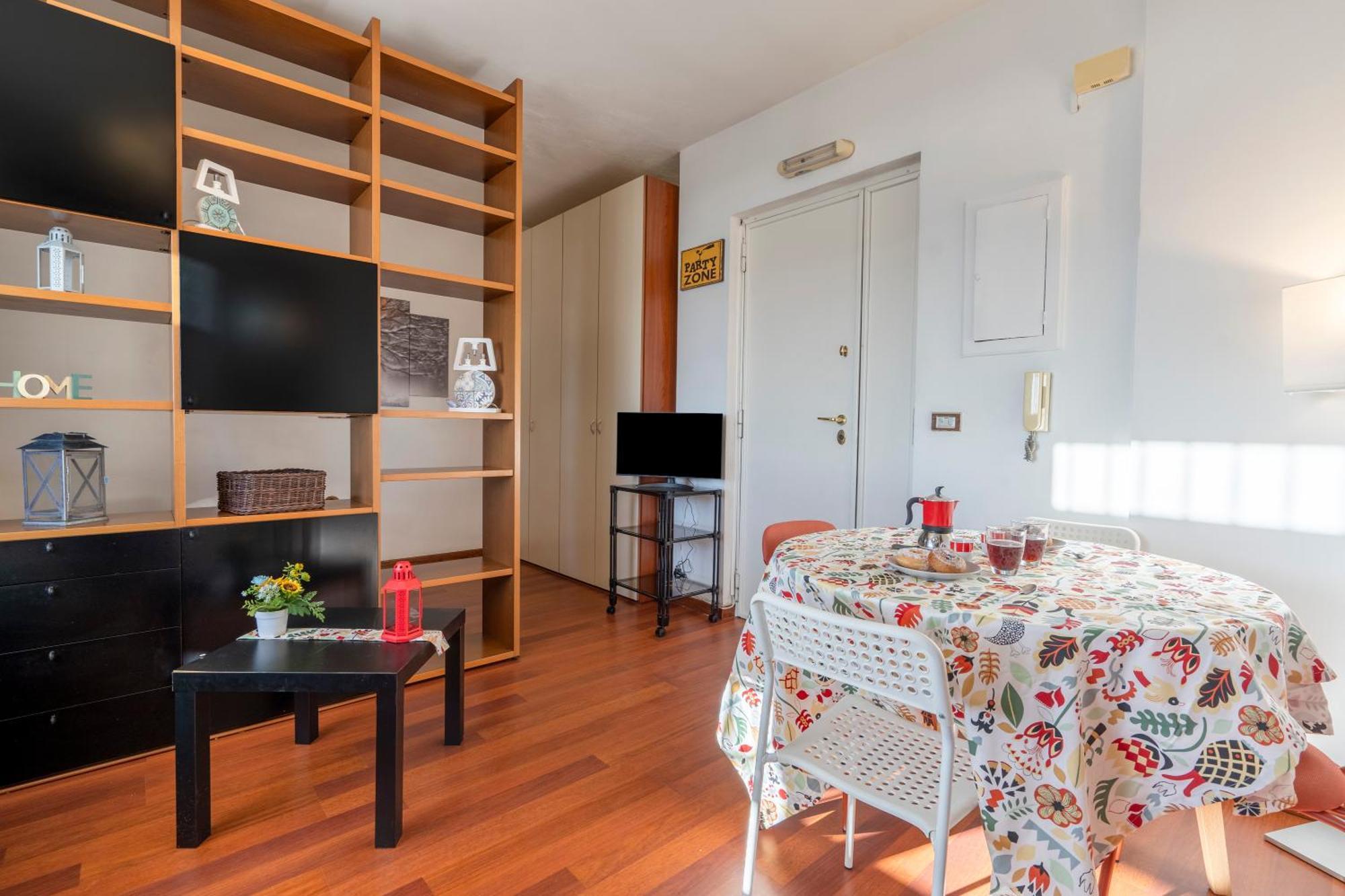 Cozy Near Station - With Parking Apartamento