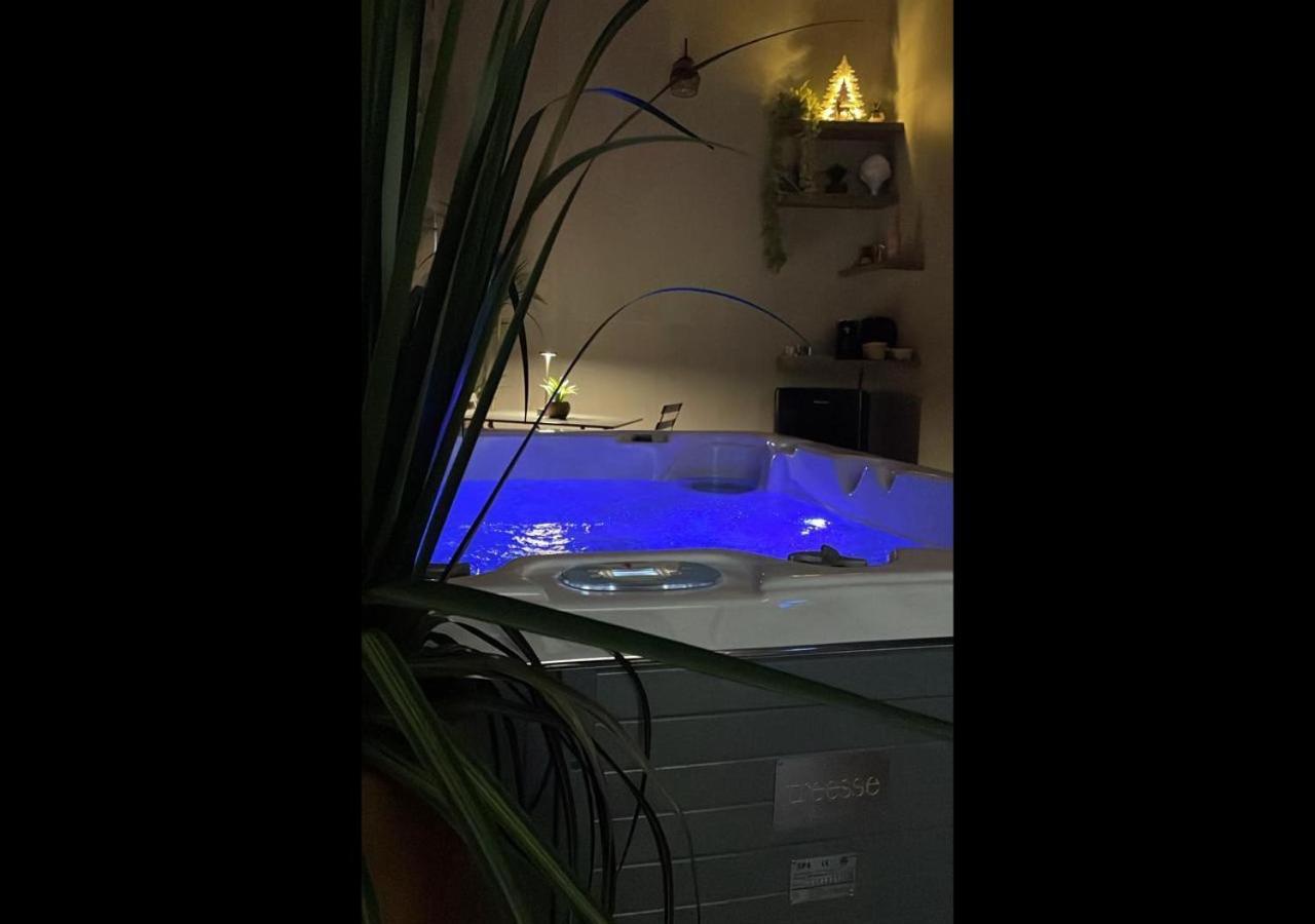 18 Luxury Bed & Breakfast *